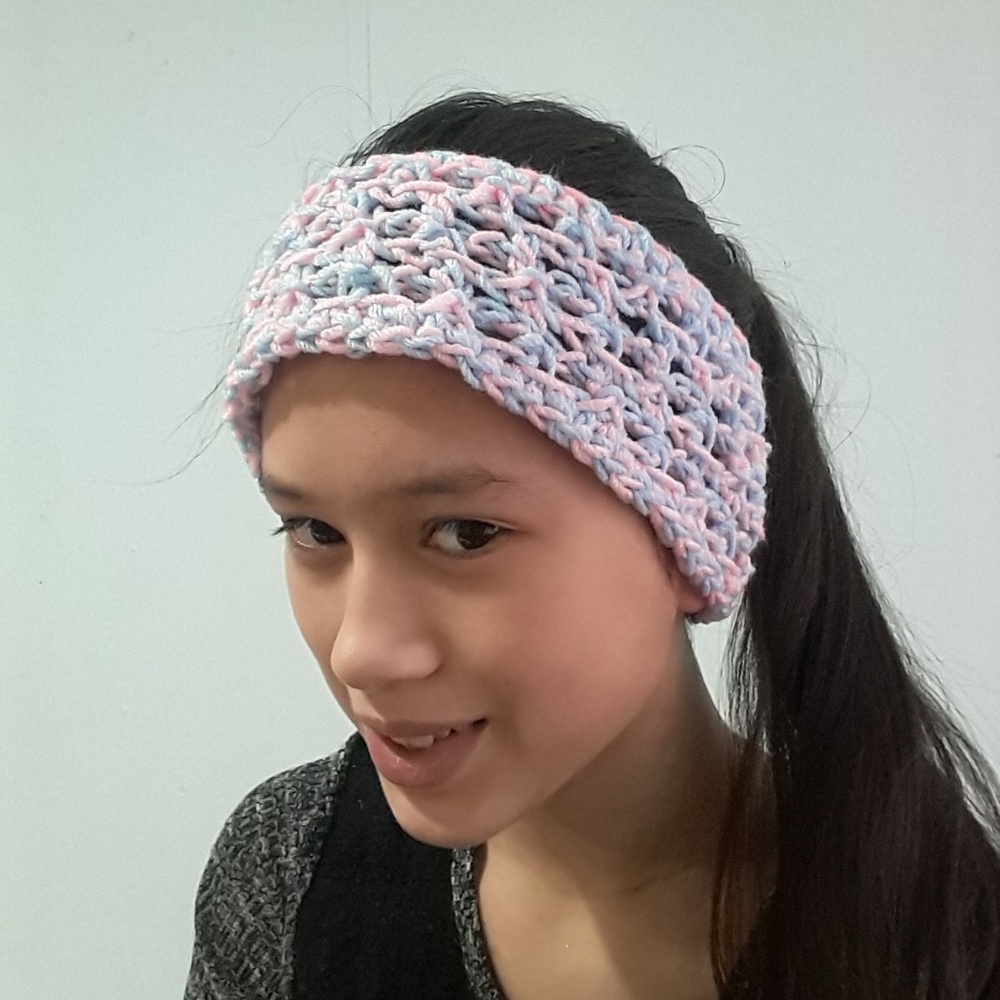 Pink/blue earwarmers